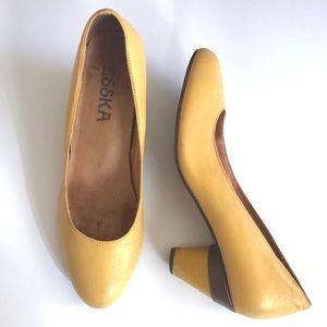 Esska Mustard Yellow Leather Pumps